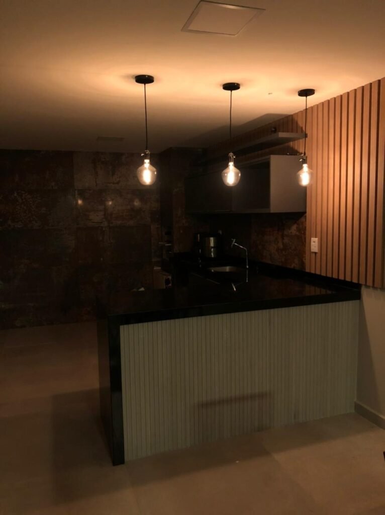 A imagem demonstra a visão dos pendentes dos resultados concretos na entrega de um serviço de iluminação residencial.