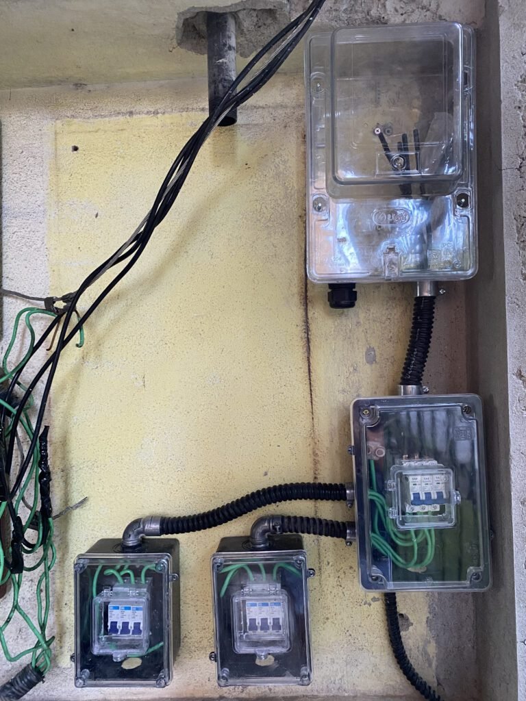 A imagem demonstra os resultados concretos na montagem de um padrão de energia novo.